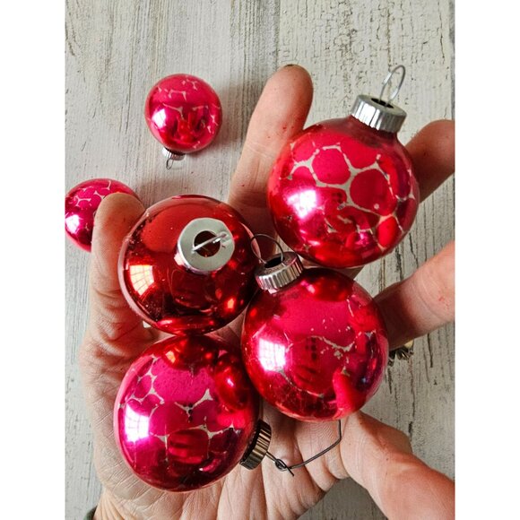 Vintage shiny bright Mercury pink ball ornament Xmas tree red - Picture 6 of 6